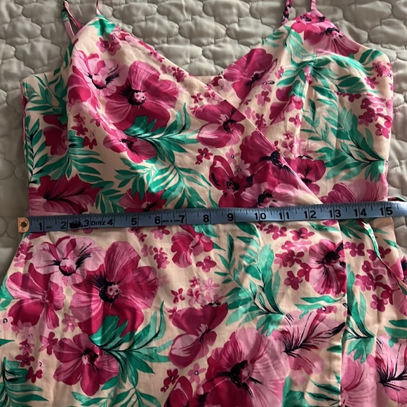 Beautiful J. Crew floral wrap dress size 6 - Picture 15 of 16